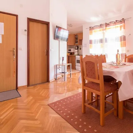 Fuer 5 Personen Ca 65 Qm In Privlaka, Dalmatien Norddalmatien