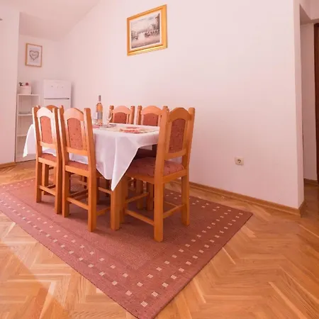 Apartment Fuer 5 Personen Ca 65 Qm In Privlaka, Dalmatien Norddalmatien *