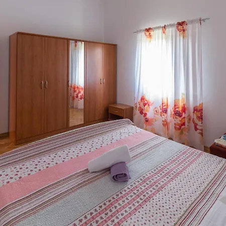 Fuer 5 Personen Ca 65 Qm In Privlaka, Dalmatien Norddalmatien *